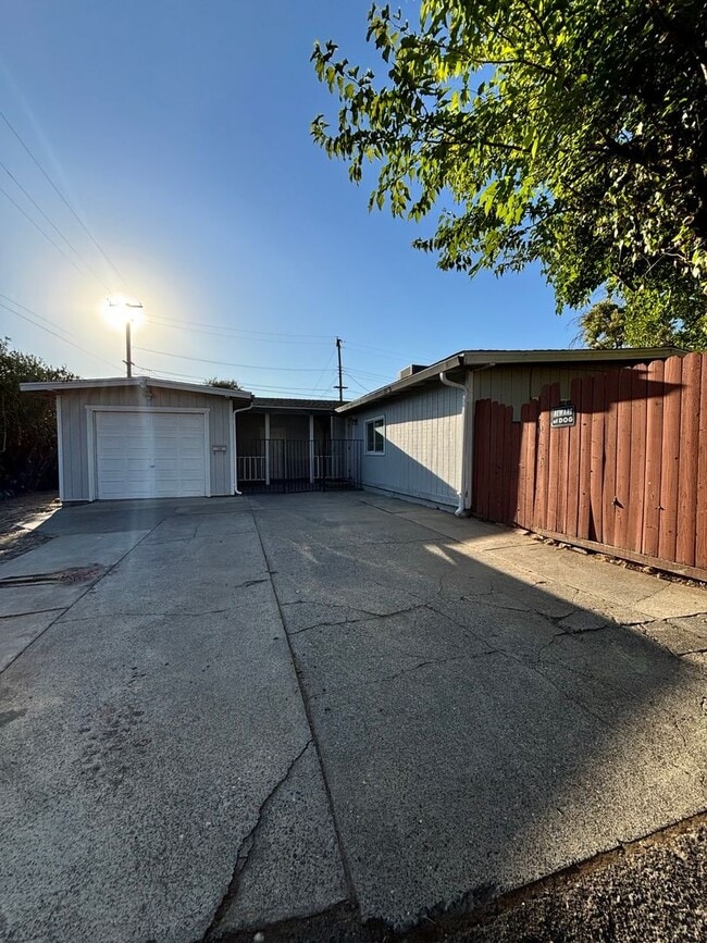 Building Photo - APPLY AT WWW.CVHOMES.COM