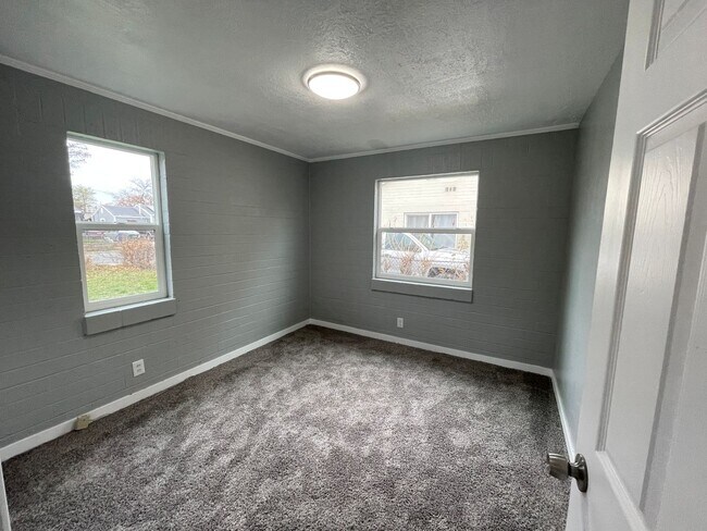 Building Photo - Charming 3 Bed/1 Bath Home!