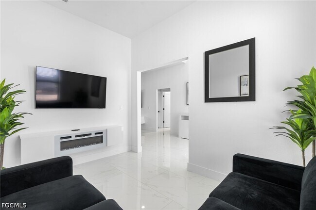 Building Photo - 2608 25th St W