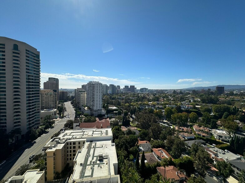 Building Photo - 10445 Wilshire Blvd