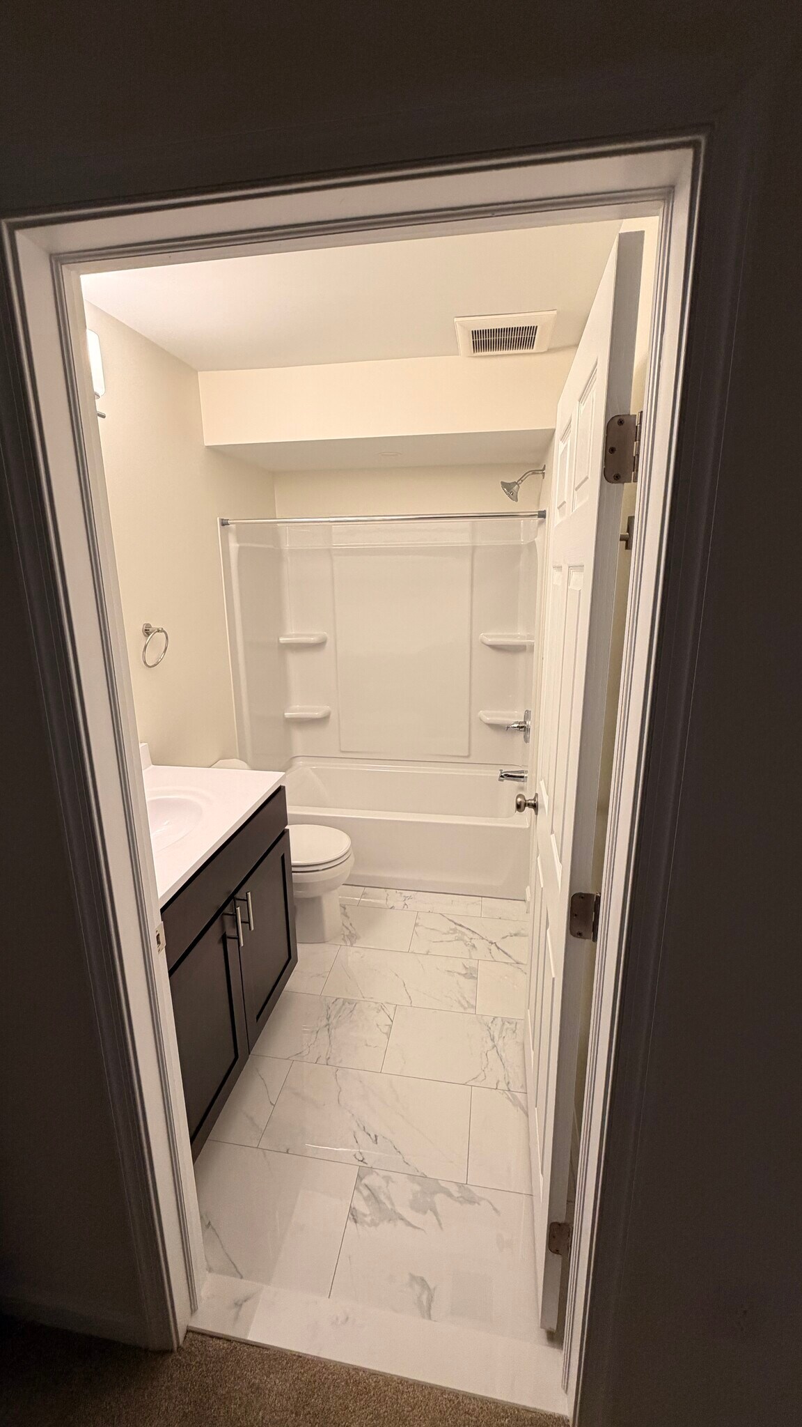 Building Photo - 1217 Waterford Dr