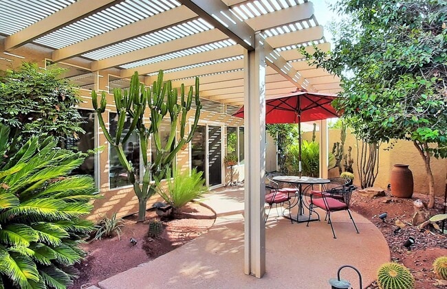 Building Photo - 7 Florentina Dr