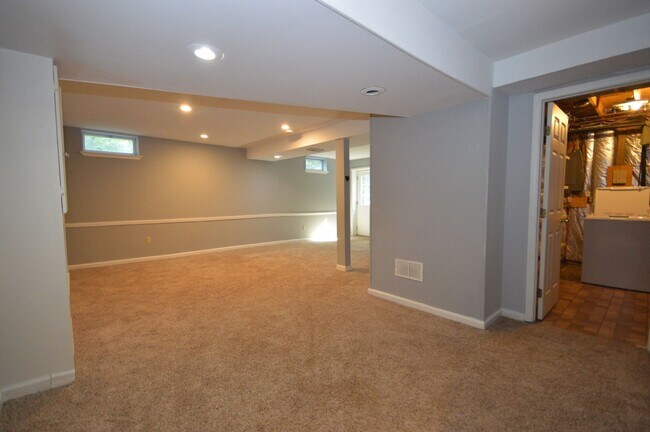 Building Photo - 104 Smokehouse Ln