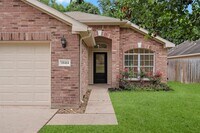 Building Photo - 18464 Sunrise Oaks Ct
