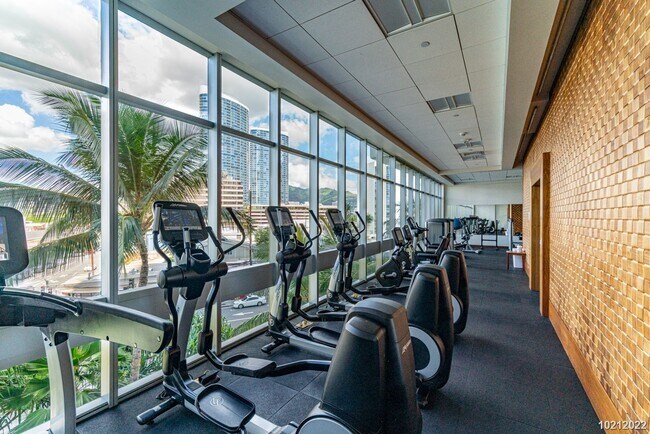 Building Photo - Waihonua 2br 2ba 2pkg (tandem) w/Storage, High Floor, Amenities (Honolulu)
