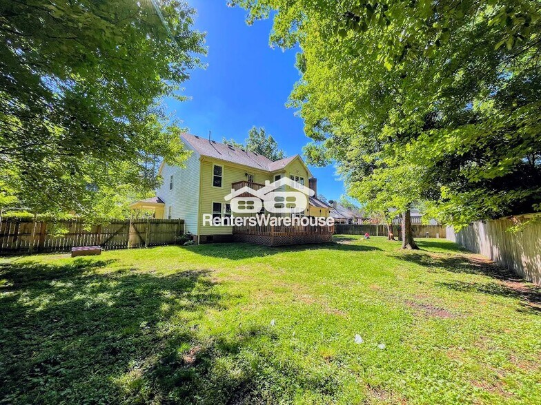 Building Photo - 804 Walnut Forest Ct