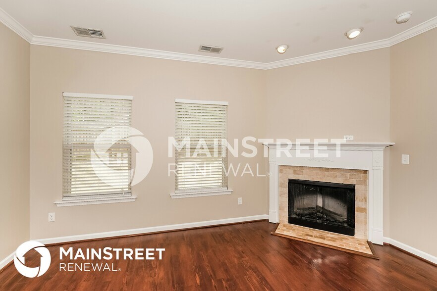 Building Photo - 3100 Rosewalk Dr