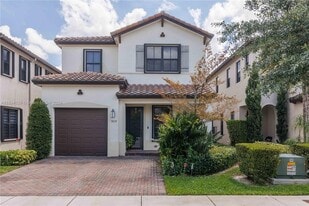 Building Photo - 9839 W 32nd Ln