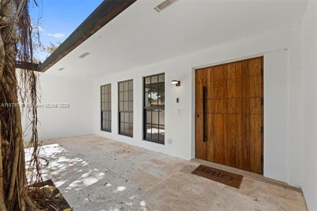 Building Photo - 15202 SW 80th Ave