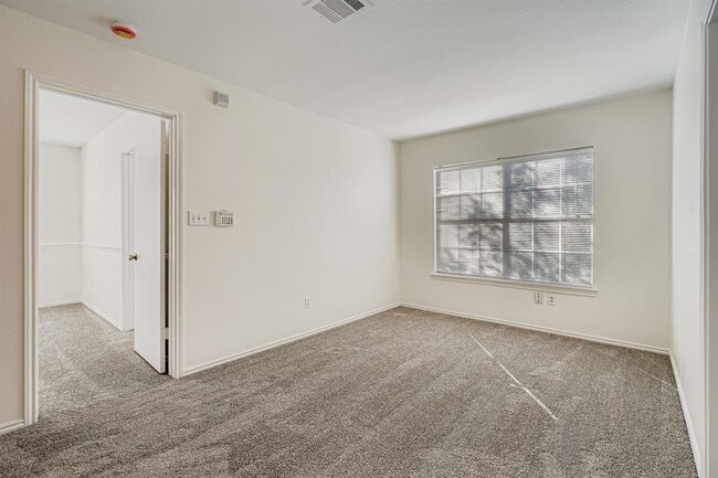 Building Photo - 1515 Curameng Cove