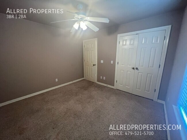 Building Photo - Gorgeous Single Family Home Off Of Mount C...