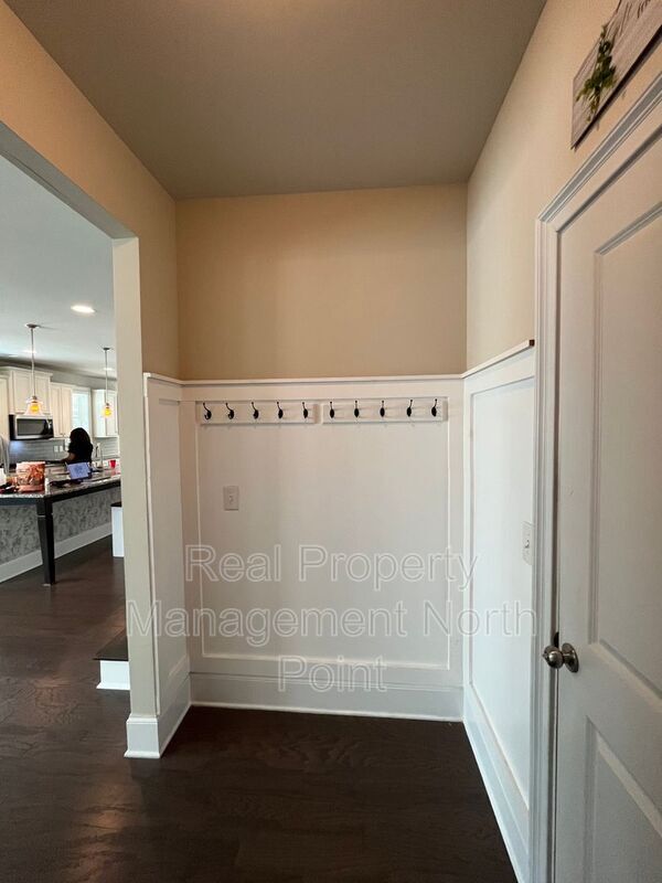 Building Photo - 184 Gray Trl