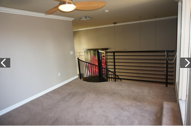 Building Photo - Spacious Condo in East Village area