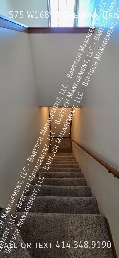 Building Photo - S75W16890-W16890 Gregory Dr