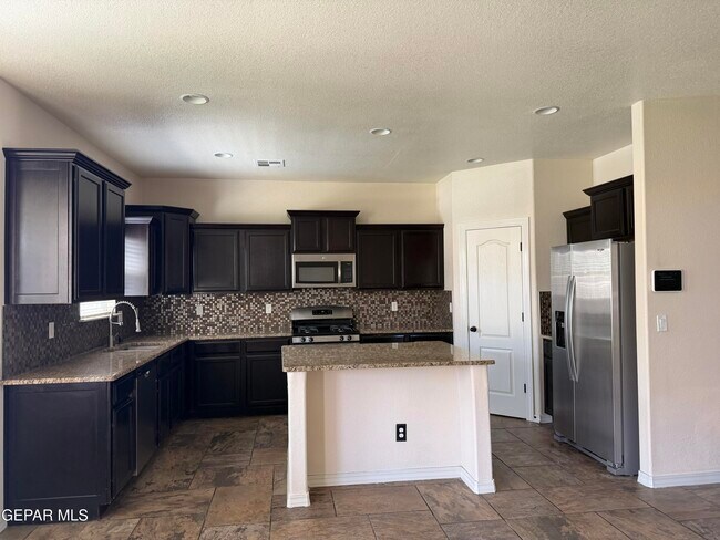 Building Photo - 13108 Red Cove