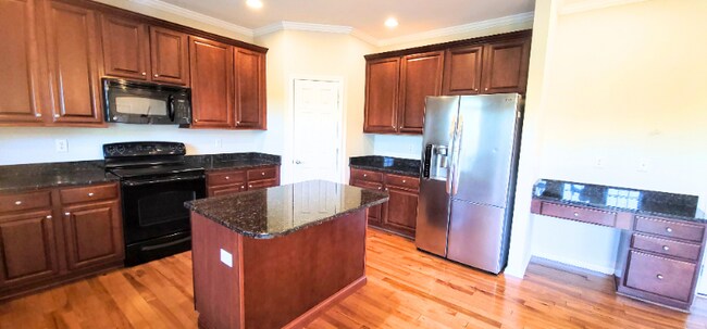 Building Photo - 2 Dansford Ln