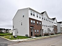 Building Photo - 40 U.S. Hwy 40