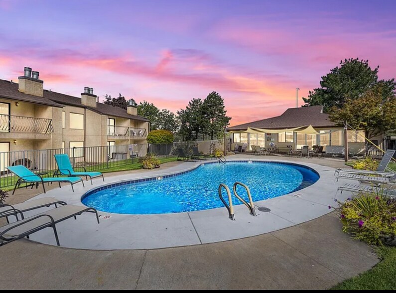 Building Photo - 303 Gage Blvd