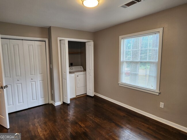 Building Photo - 2148 Clanton Terrace
