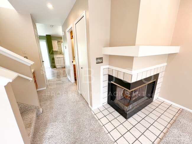 Building Photo - Ptarmigan Valley Townhome