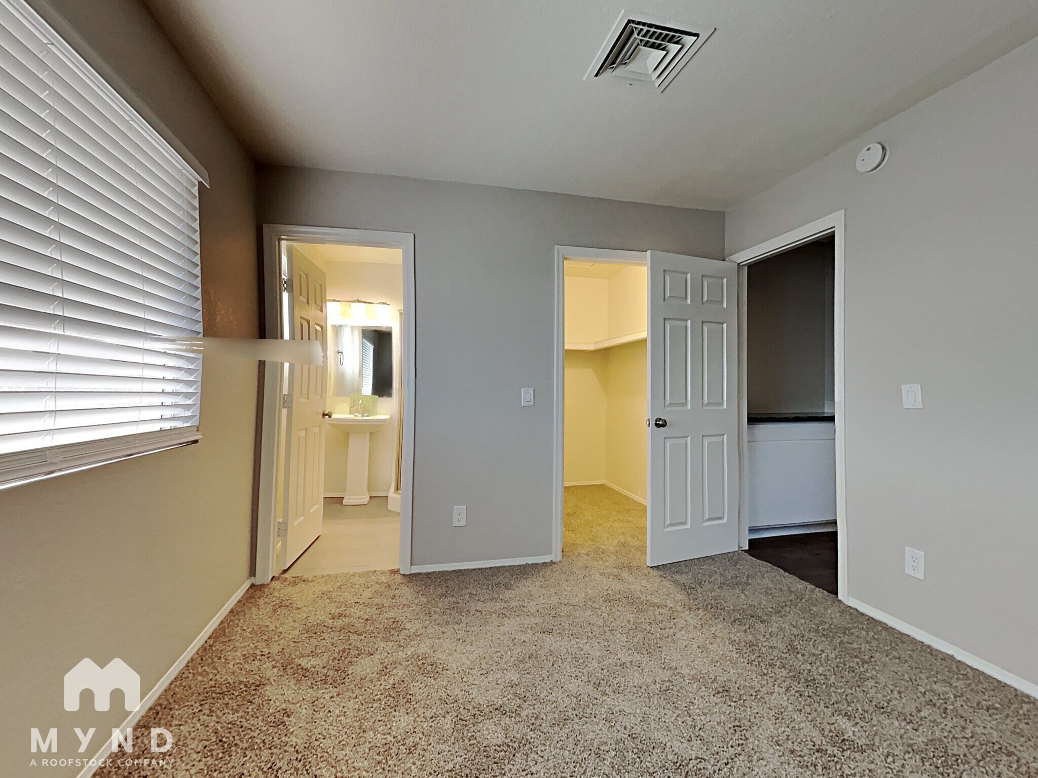 Building Photo - 413 W Renee Dr