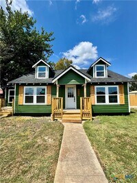 Building Photo - 223 NW Front St