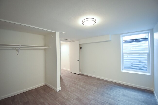 Building Photo - 5 Bedroom - 2 Bath - Close to UNR