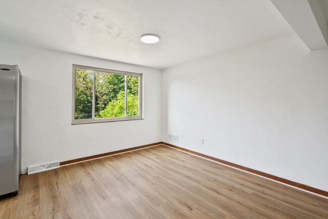 Building Photo - 309 Sebring Ave