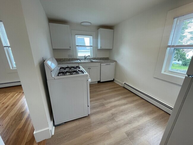 Primary Photo - 63 Stewart St