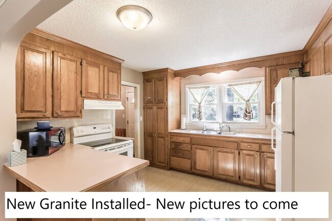 Building Photo - Beautiful 3 Bed Ranch Home with Finished B...
