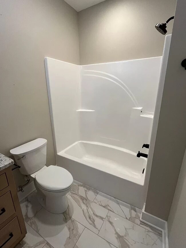 Building Photo - 504 Broadway St