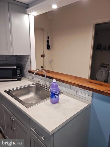 Building Photo - 1575 W Street Rd