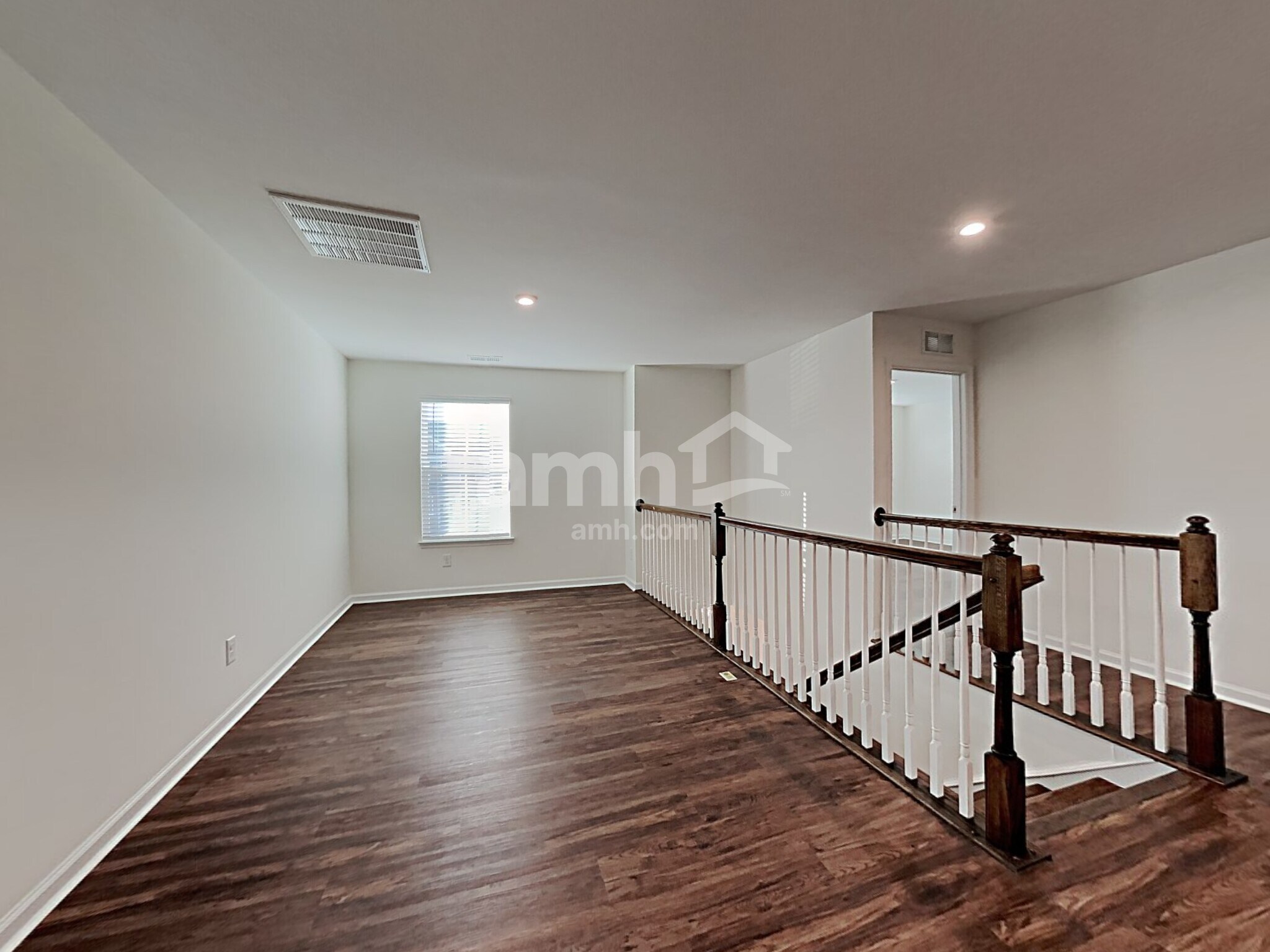 Building Photo - 5062 Twin River Dr