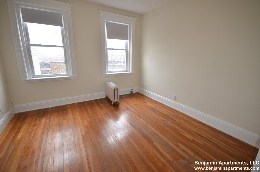 Building Photo - 15 Egremont Rd