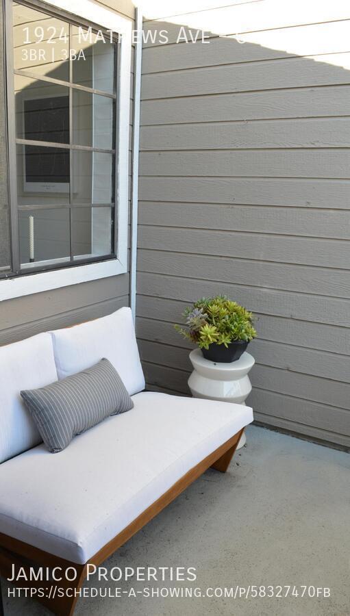 Building Photo - 1924 Mathews Ave