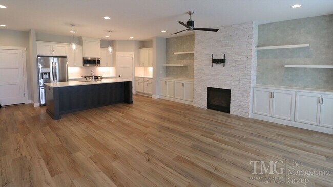 Building Photo - Beautiful 3BD Home in Orchards with Modern, Thoughtful Finishes & a Fenced Yard!
