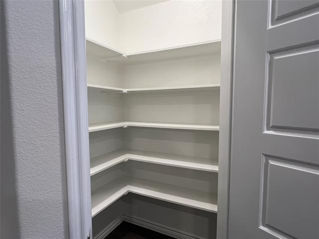 Building Photo - 812 Goldenrod Ln
