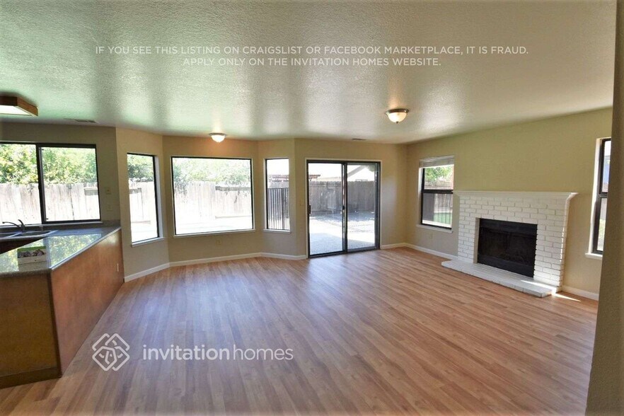 Building Photo - 1066 Eleanor Ln