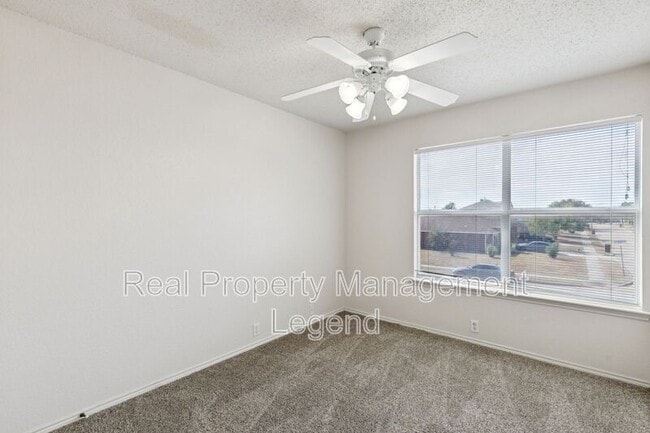 Building Photo - 1400 Caleo Dr