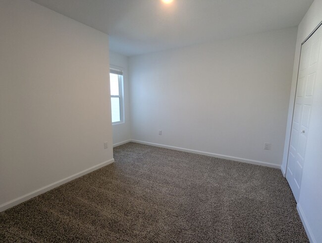 Building Photo - BRAND NEW 3 Bedroom, 2.5 Bath Townhome located on the Westside - CLOSE TO NAS JAX, RESTAURANTS, S...