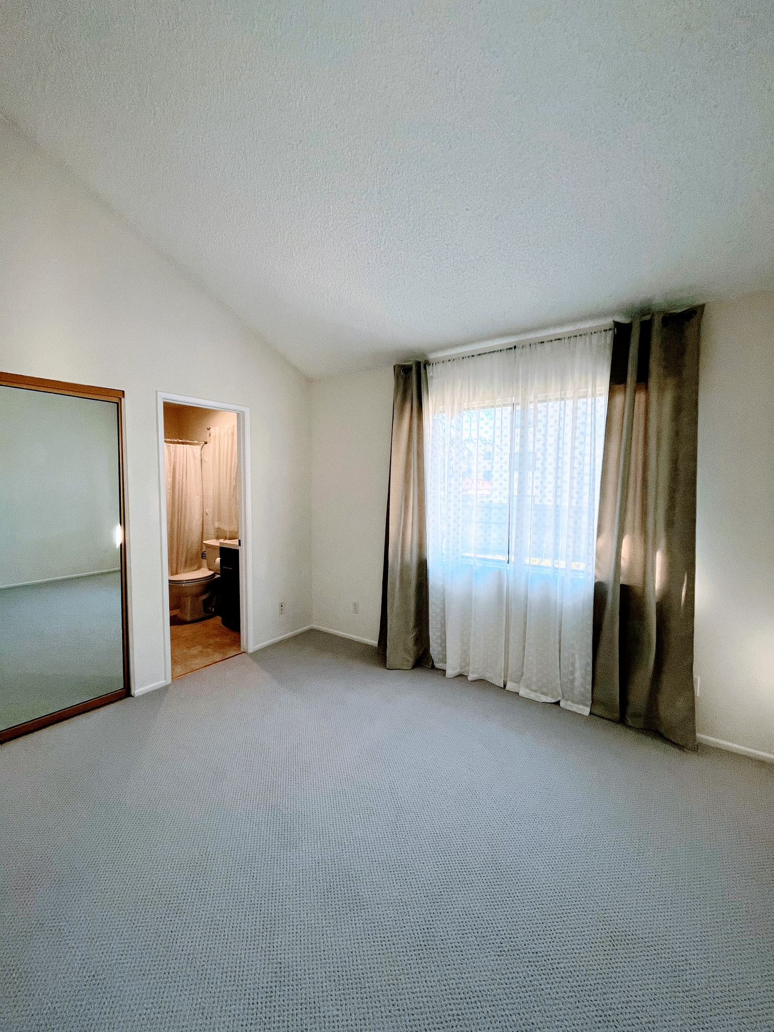 Guest bedroom - 999 San Pasqual St