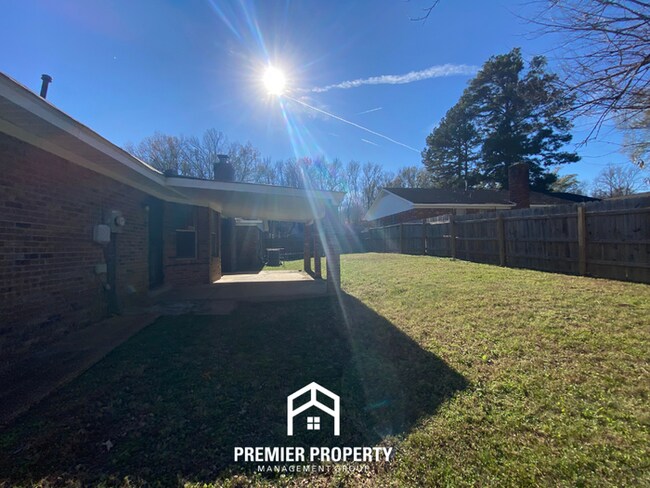 Building Photo - 3999 Hanna Dr