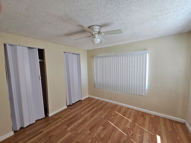 Building Photo - First Month Free!! Remodeled and Cute Manufactured Home in Central BHC