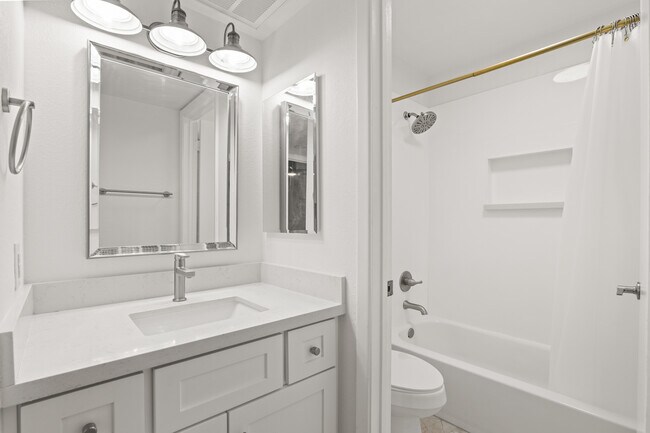 Bathroom - 2025 N Richland St