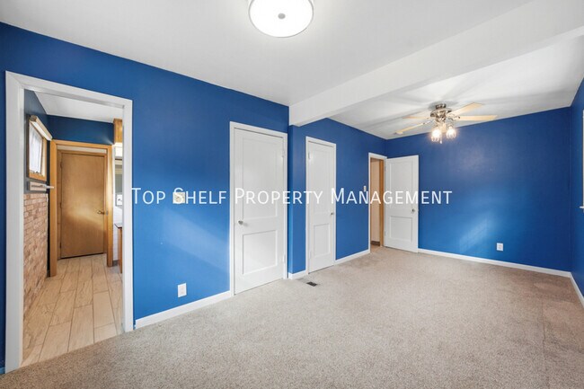 Building Photo - 502 Lacona Ave