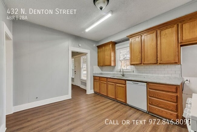 Building Photo - 432 N Denton St