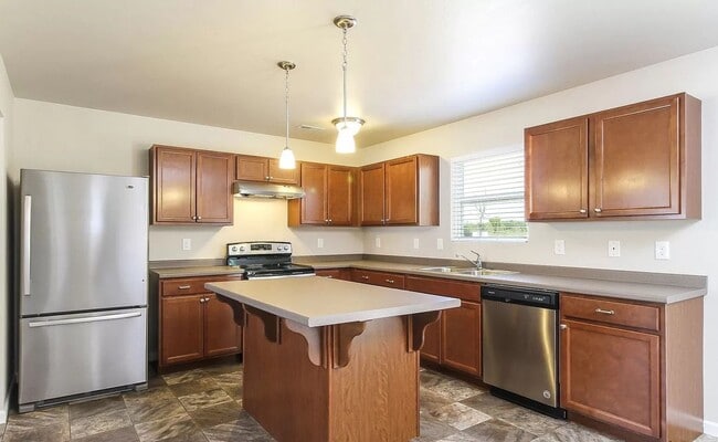 Building Photo - Newer 4 Bedroom Home for Lease