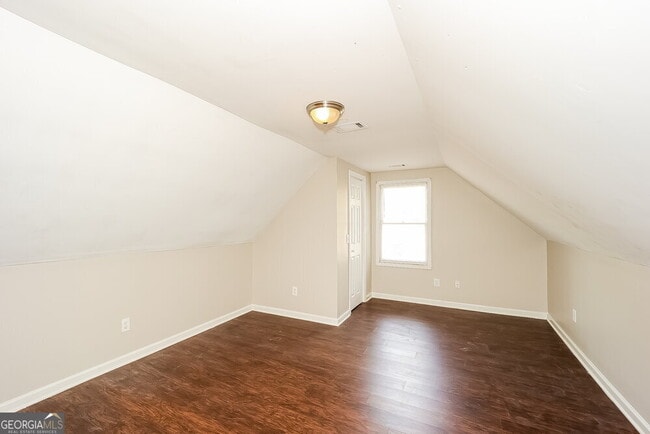 Building Photo - 165 Willow Shoals Dr