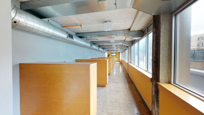 Building Photo - 1 MONTH FREE!! - $1100 per Month - Large O...