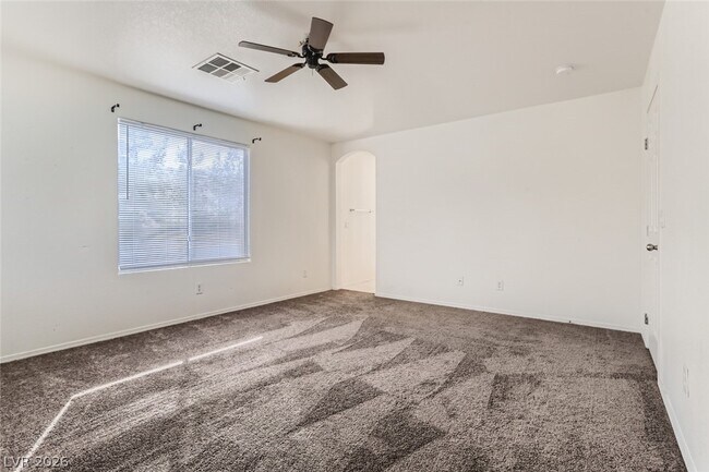 Building Photo - 2537 Begonia Valley Ave